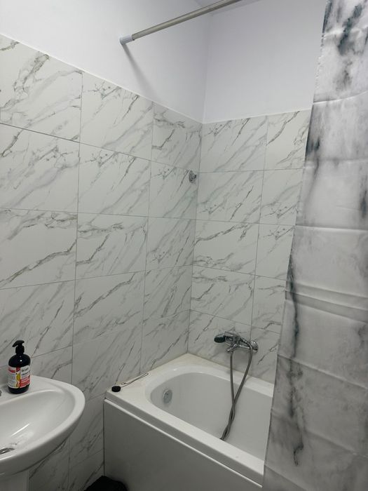 Închiriez garsonieră