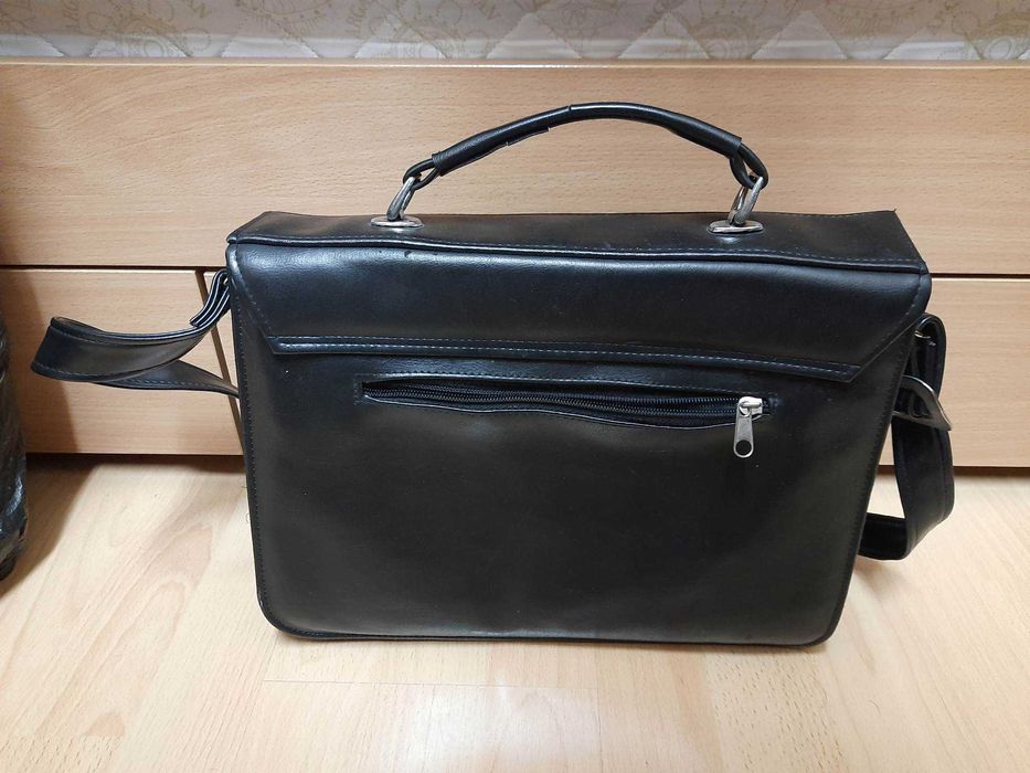 Удобна и практична консултантска кожена черна чанта Alamode