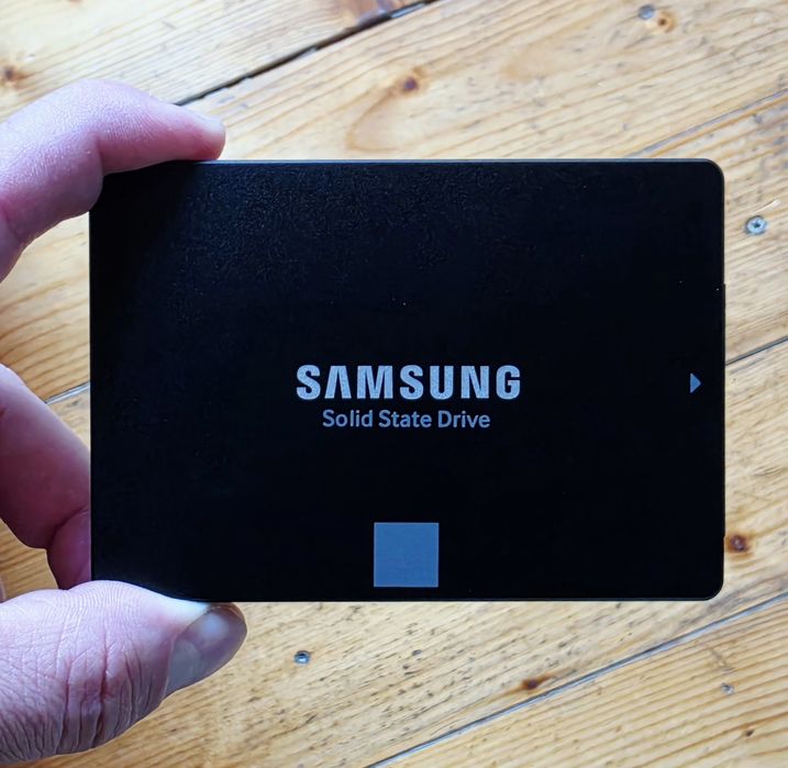 1TB SSD Samsung 870 EVO 100% healt & performance