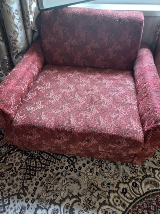 Мягкий диван и кресла б/у
