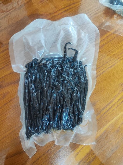 Натуральная ваниль (стручки)
Происхождение: Индонезия
Вес: 0,5 кг
Упак