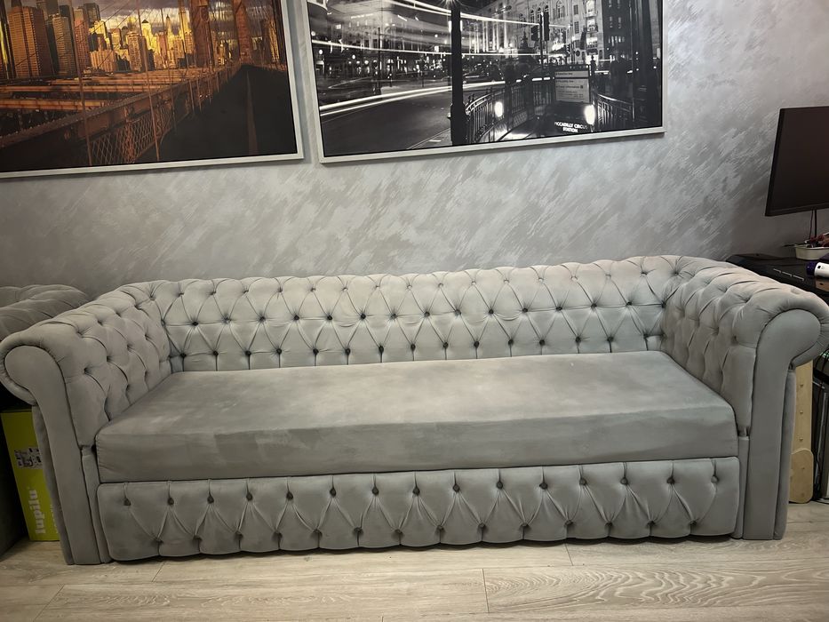 Set canapea extensibila, fotolii si masuta