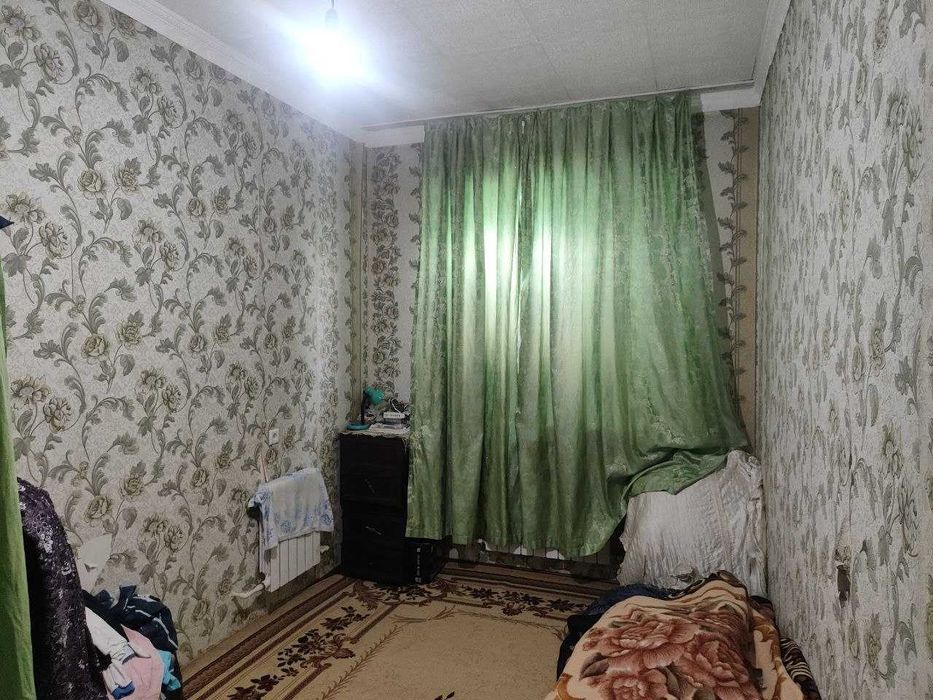 куйлюк массив 1.  метро матонат  2 ком  2/4/4   ID Q