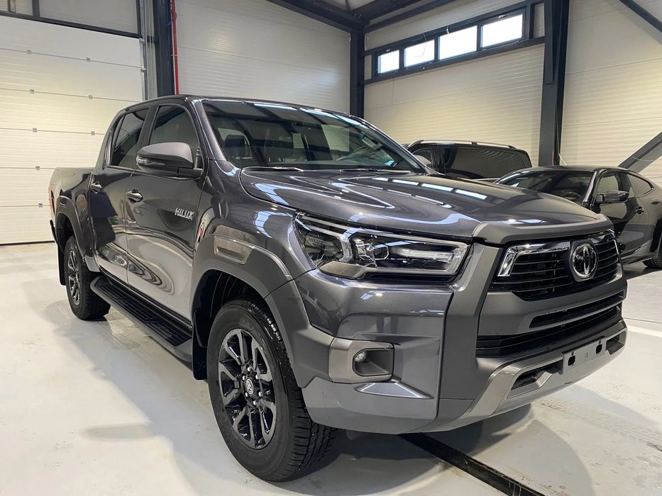 Toyota Hilux Toyota Hilux Double Cab 2.8D MHEV AT Invincible
