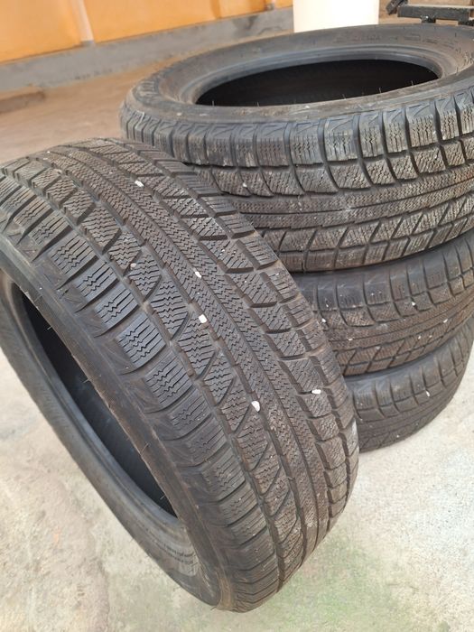 Зимный Шины 215/60R16