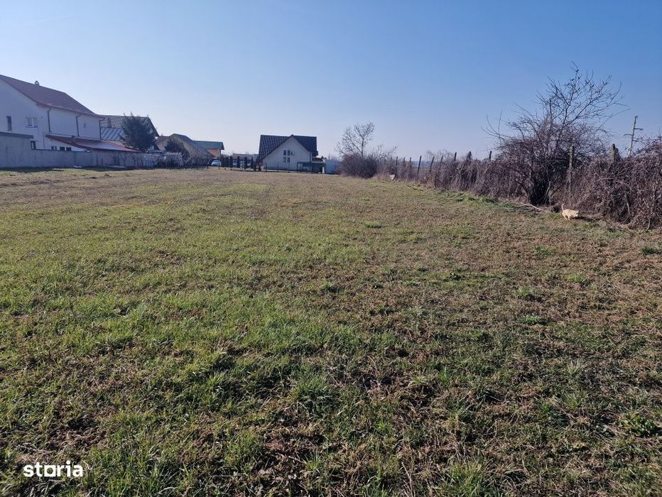 Teren intravilan Argeselu!