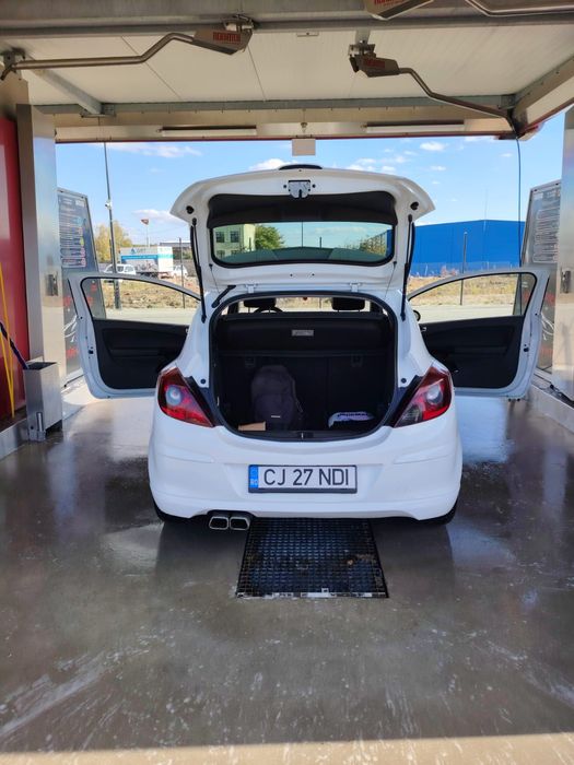 De vânzare Opel Corsa D 1.4 benzină Limited Edition