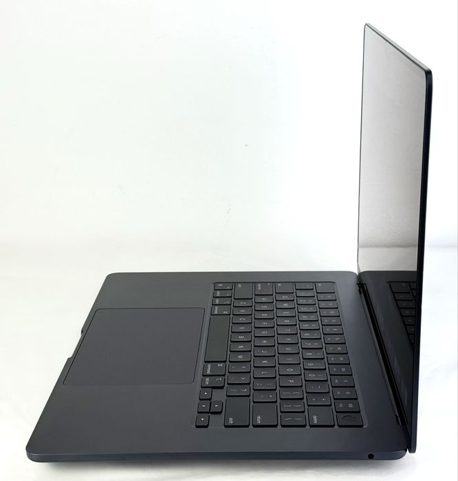 КАТО НОВ! Apple MacBook Air 15 M3 2024 8RAM 256GB Midnight Гаранция!