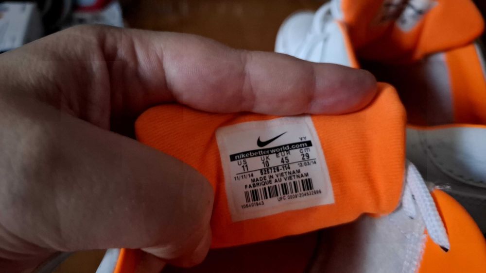 Спортни обувки NIKE