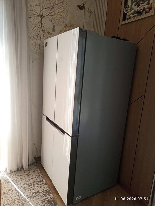 Продается холодильник Midea