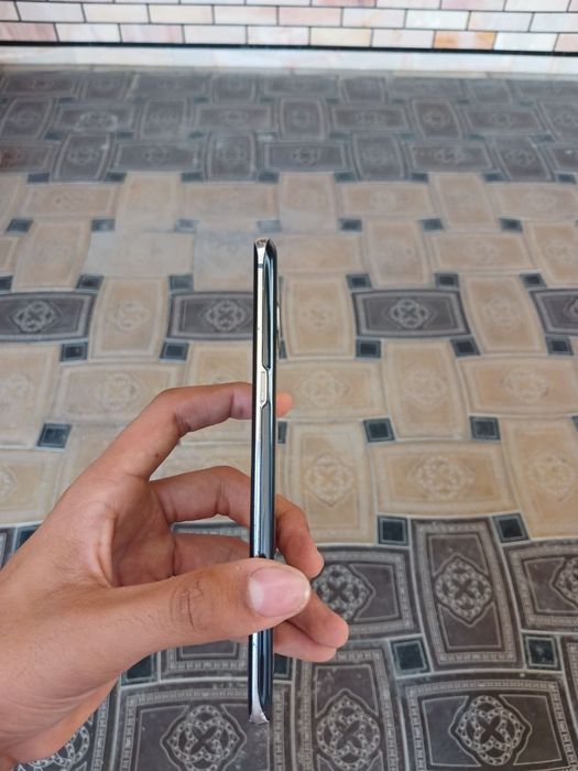S10 5G tiniq rasimdagiday
