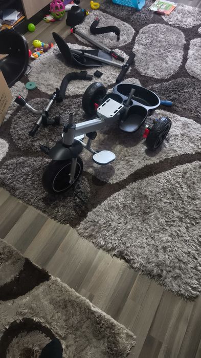 Tricicleta nouă bebelusi