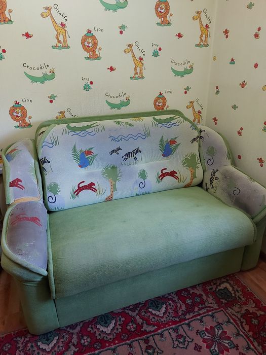 Диван для детской комнаты