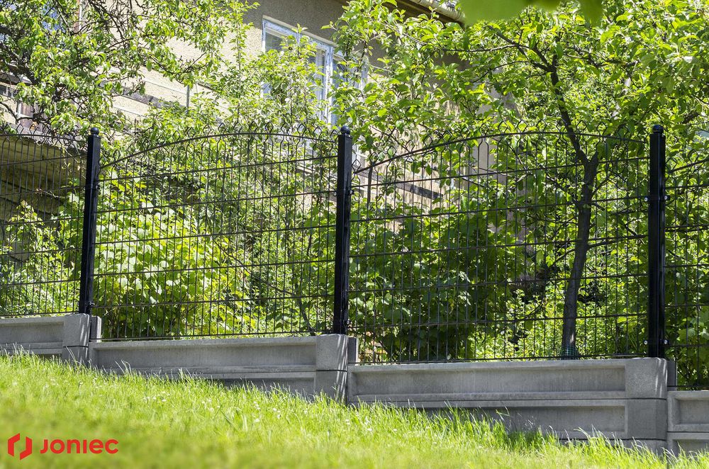 Fundație prefabricată pentru panouri de gard