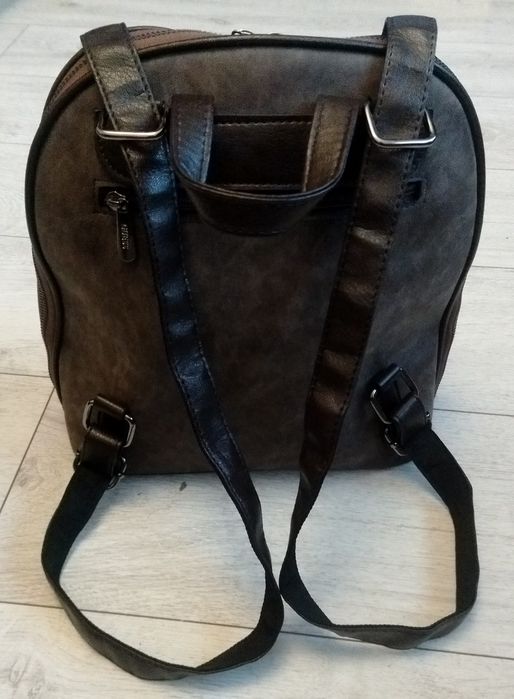 Geanta/Ghiozdan Guess