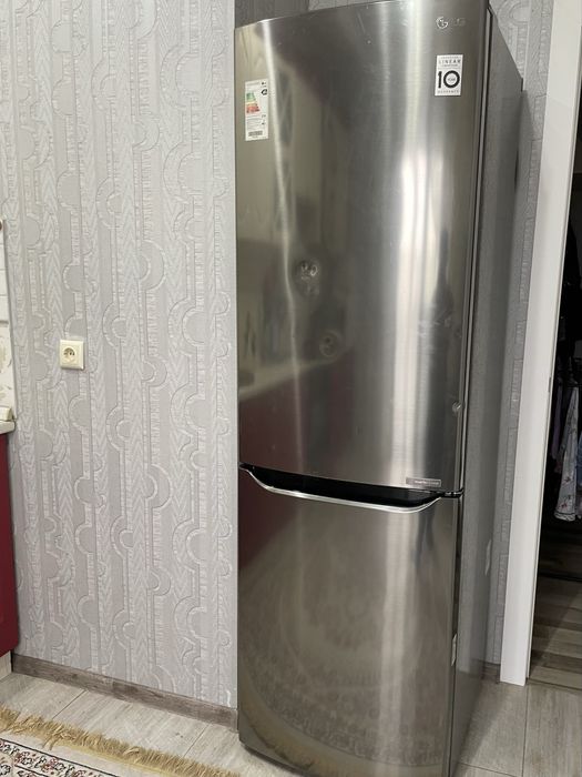 Продам холодильник
