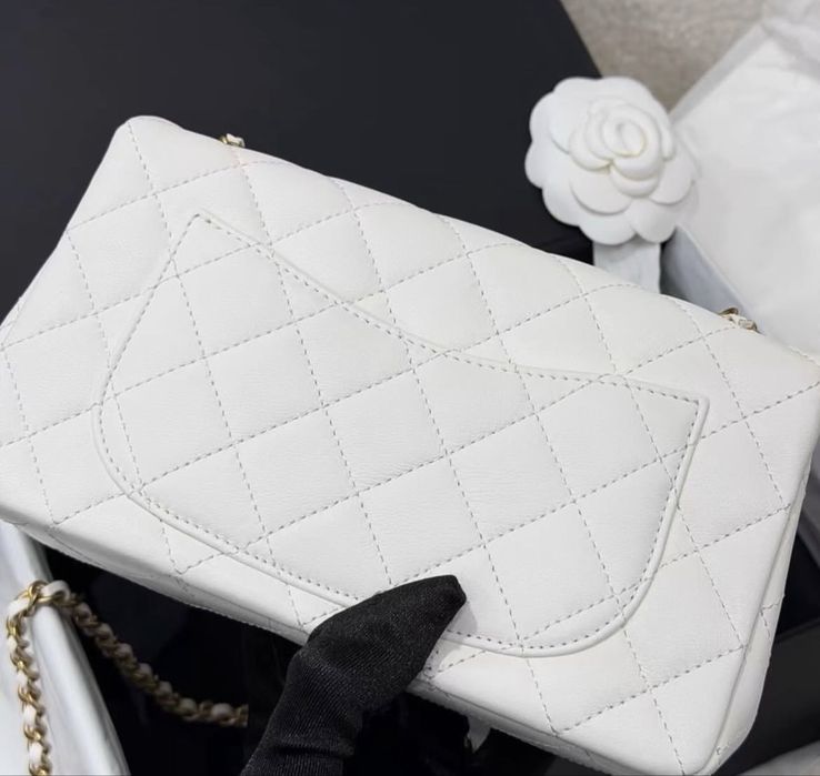 Geanta Chanel Pearl Crush single flap pe stoc