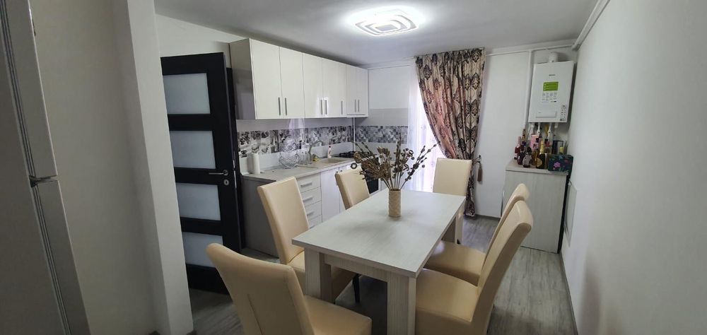 Apartament de inchiriat !!!