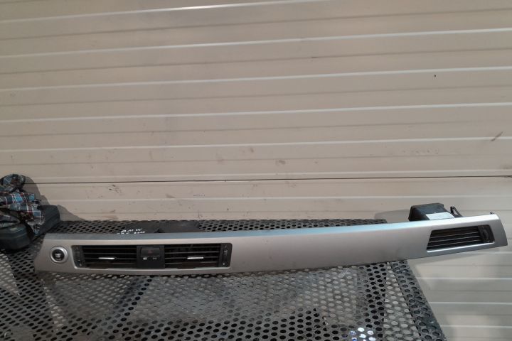ORNAMENT BORD BMW Seria 3 E90 [2004 - 2010] Sedan 318d MT (122 hp)