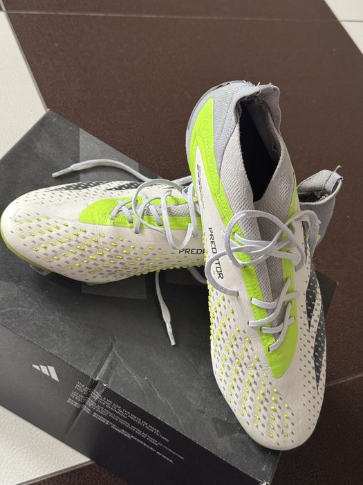 Adidasi Predator marimea 44