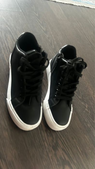 Продам обувь в отлтчном состояний