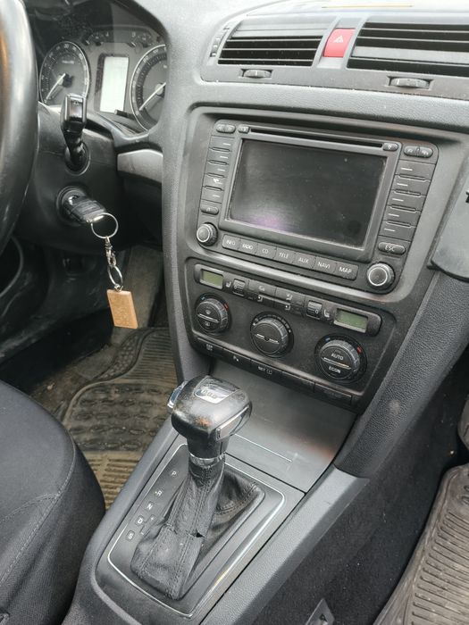 Vând Skoda Octavia 2005 sau schimb cu teren adaug diferența