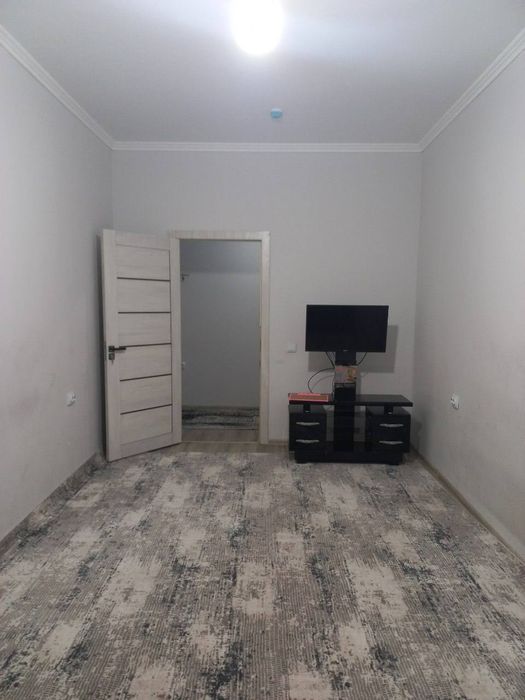 Bez makler kvartira bor yangi darxonda qizlar bilan sheriklikka