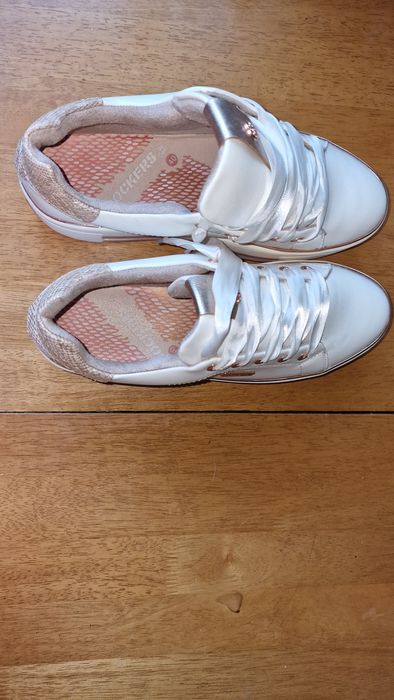 Дамски обувки на платформа