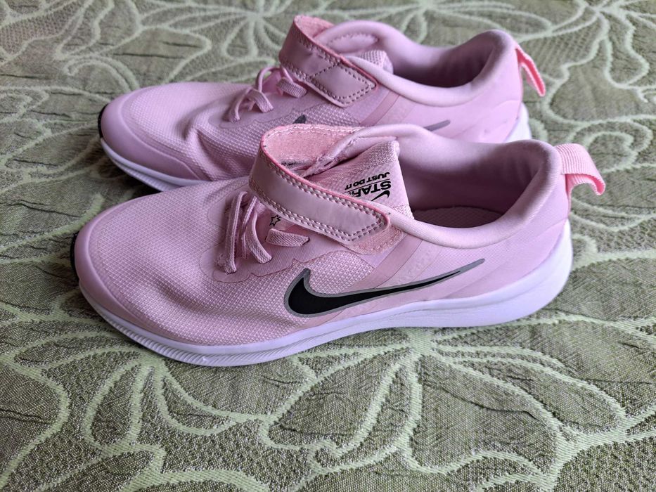 Маратоки Nike момиче