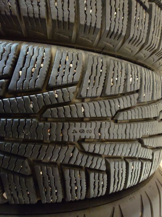 Nokian 185/65/14 зимний