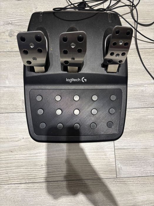 Волан със скоростен лост Logitech G29 за компютър и плейстейшън