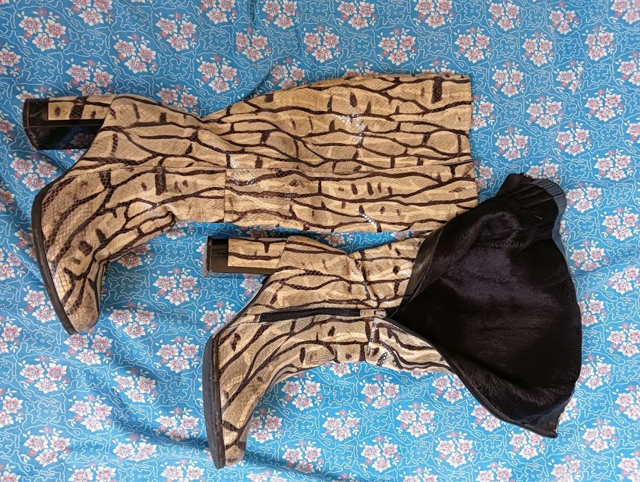 Продаются сапоги