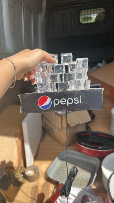 Reclama luminoasa Pepsi
