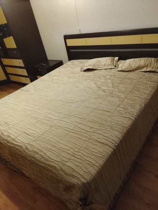 Продам спальный гарнитур