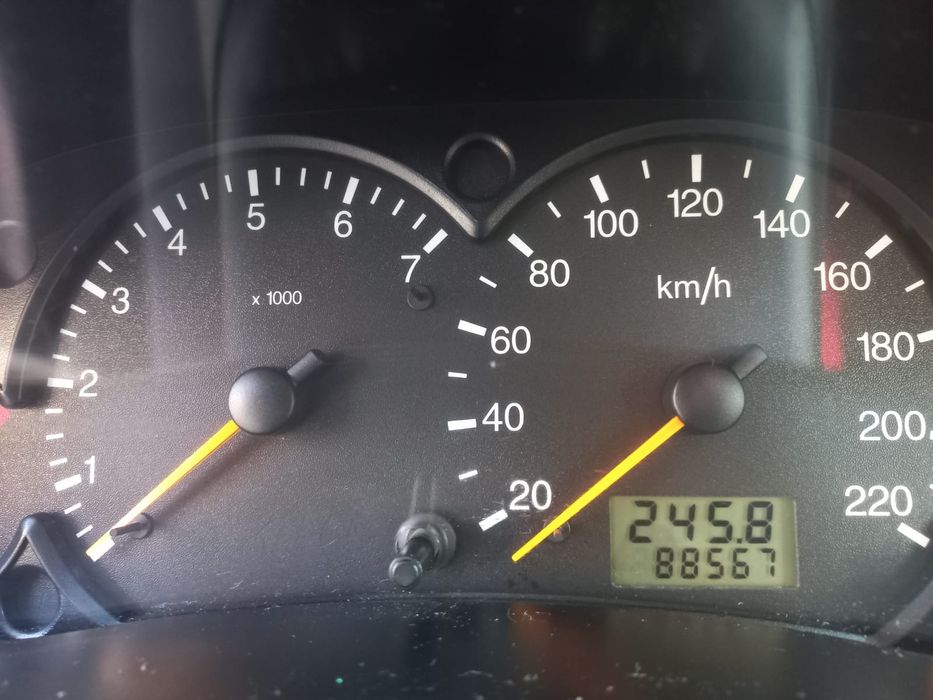 Vand ford focus 1.6 benzina