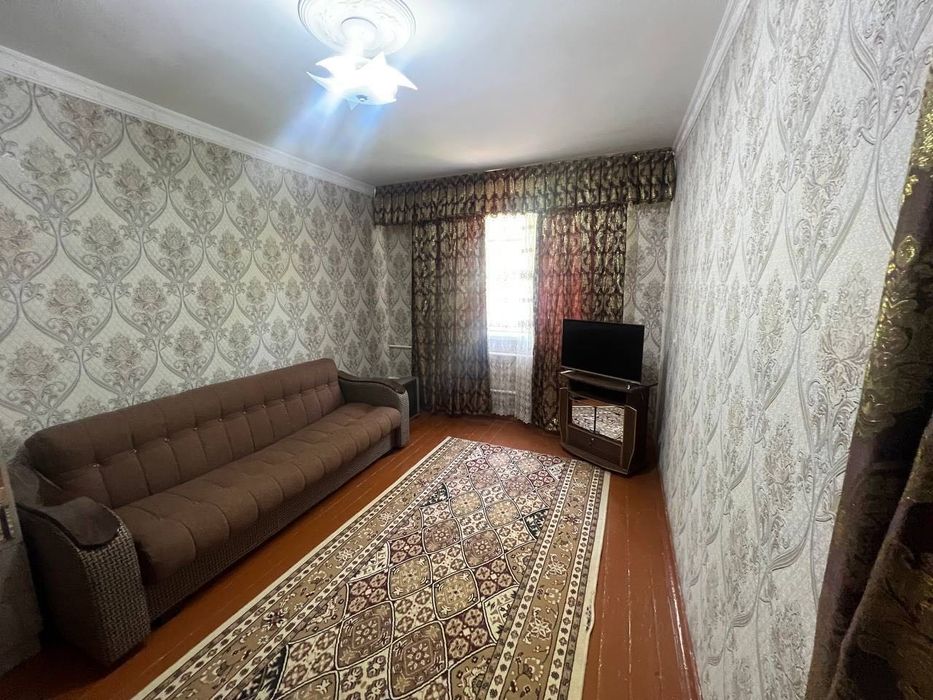 Сдается 1 комнатная квартира 
C обстановкой 
В горде Алмалыке