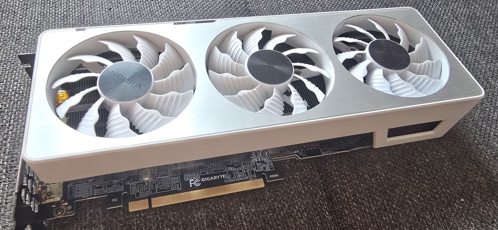 Placa video Nvidia Gigabyte Vision RTX 3070 OC 8Gb White impecabila Alba