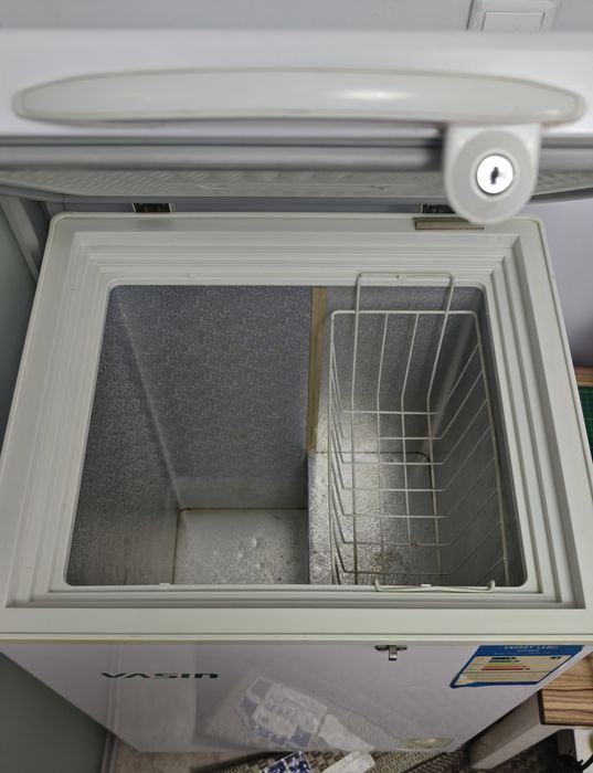 Продам морозильник Yasin