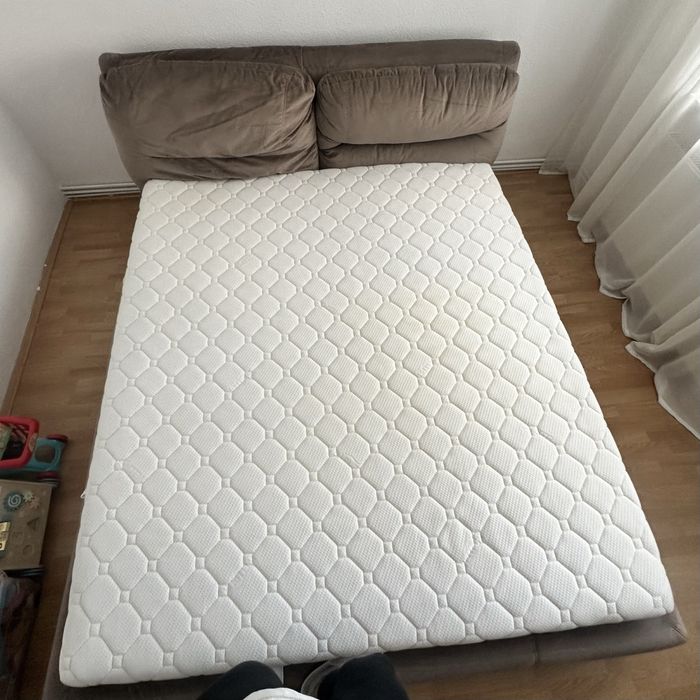 Pat matrimonial 180x200 cm cu somiera si saltea incluse