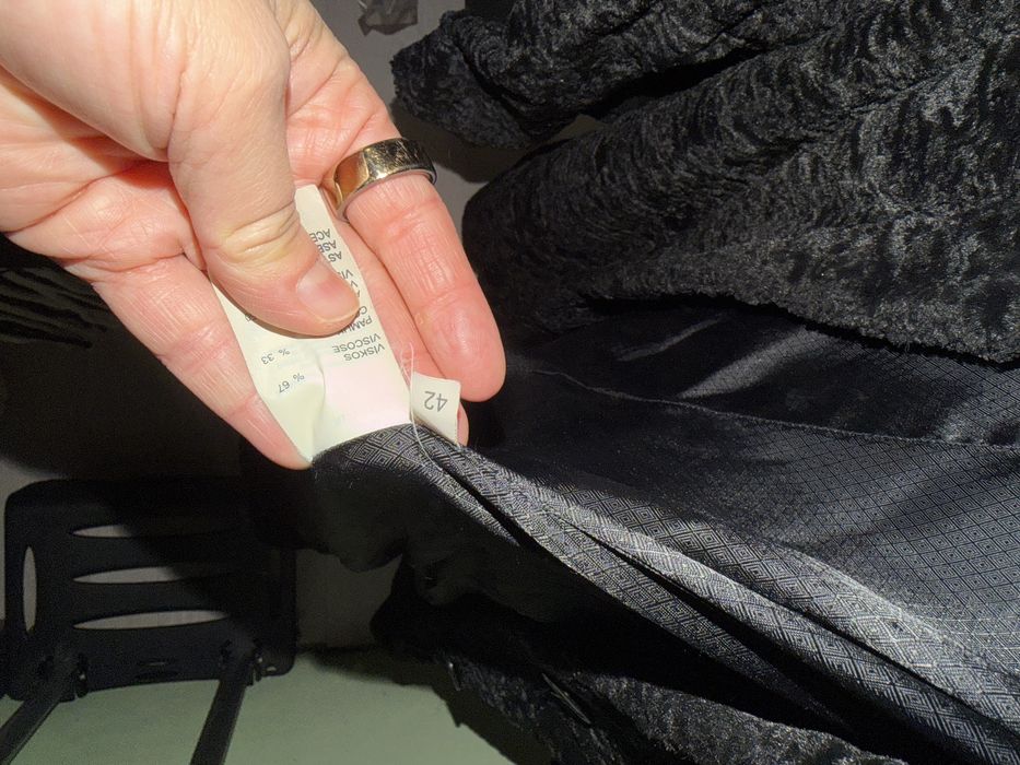 Уникално черно палто Benetton