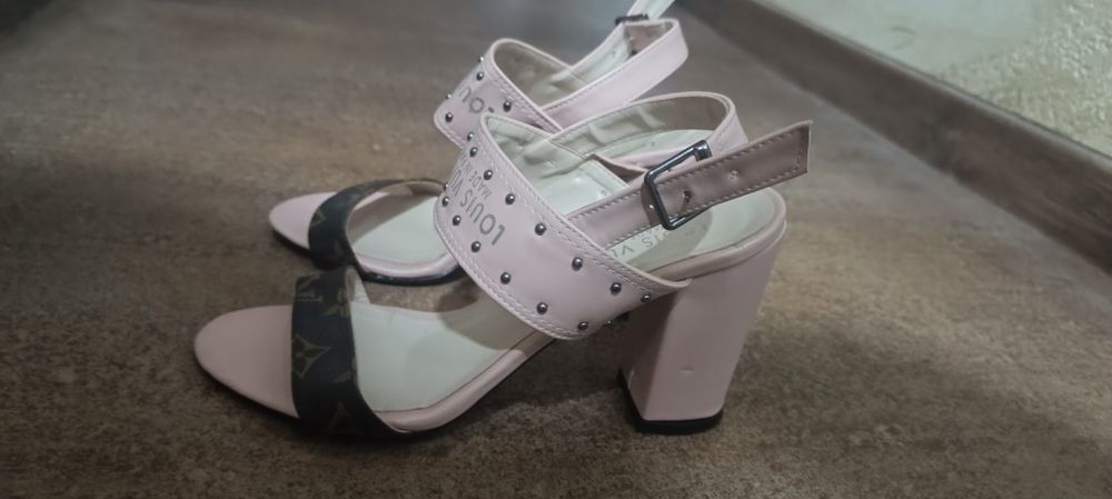 Дамски сладурски сандали