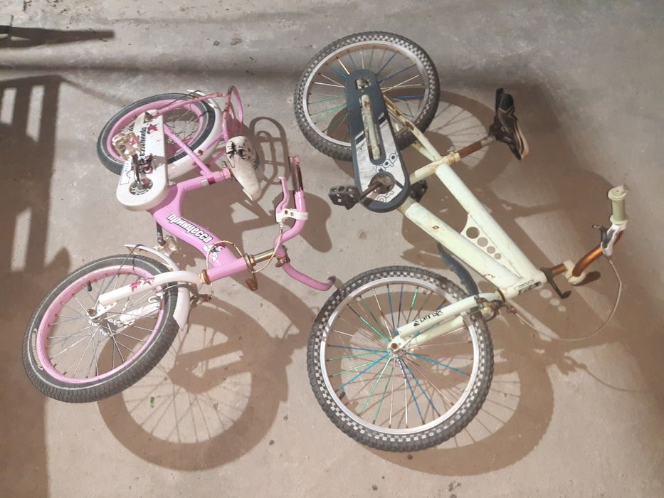 Продам два велосипеда для мальчика и  для девочки