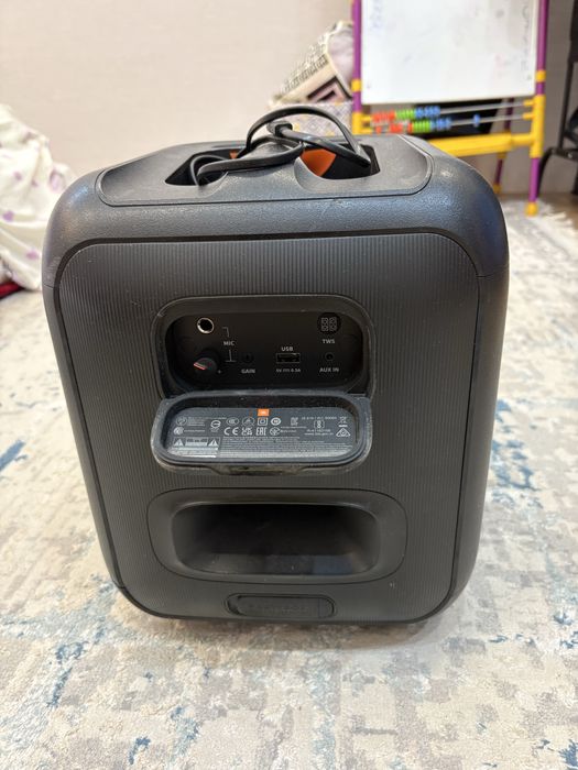 Продаю супер колонку Jbl partybox encore essential