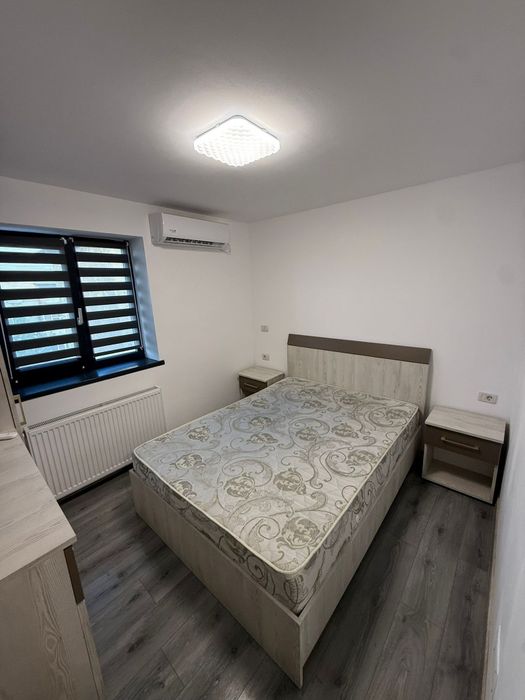 Vând apartament total renovat , mobilat si utilat