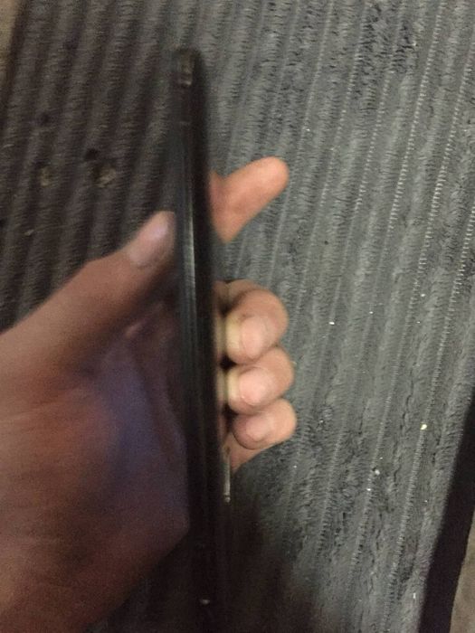 Vivo v17 8/128 gb  obmen bor tel qlila