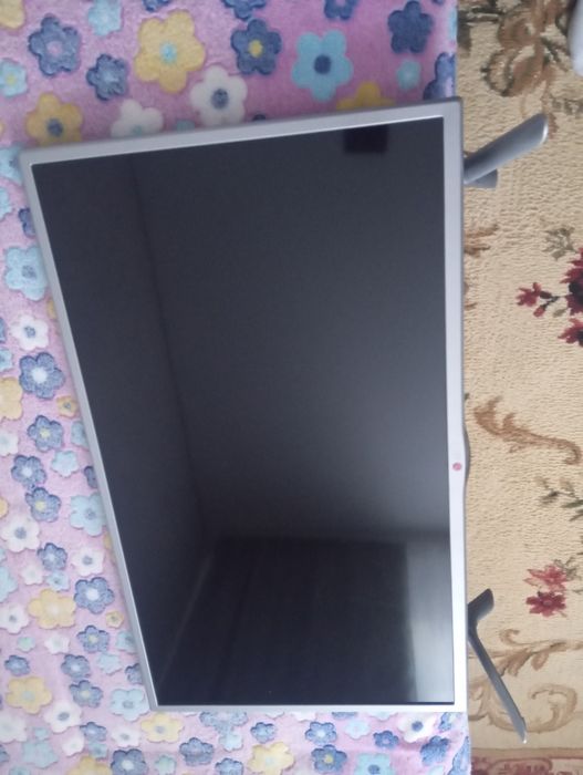 Продам два телевизора smart TV LG 32d