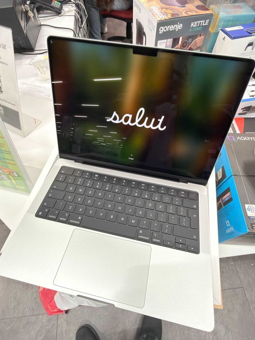 macbook pro m4 - Laptopuri oferte online | OLX.ro