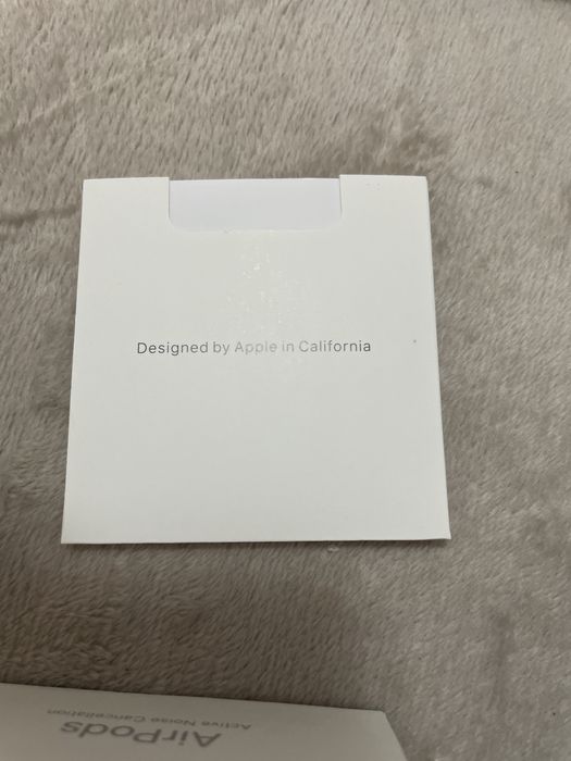 Airpods 4 with Active Noise Cancellation