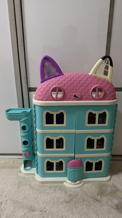 Casuta de papusi a lui Gabi