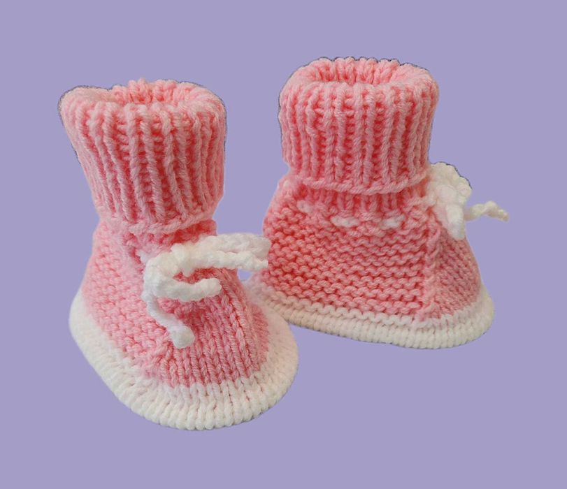 Пинетки для малышей вязаные.